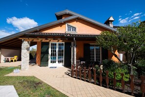 Design Villa, 3 Bedrooms | Terrace/patio