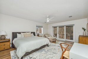 5 Schlafzimmer, Schreibtisch, Bügeleisen/Bügelbrett, kostenloses WLAN