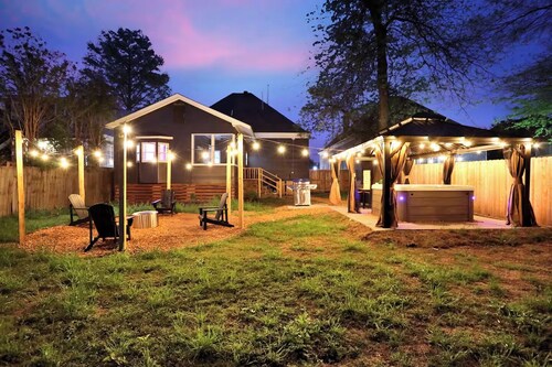 Modern Memphis Game House, Hot Tub! Close to Beale
