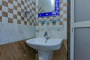 Regadera, regadera tipo lluvia, amenidades de baño gratuitas, toallas