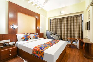 Deluxe Room | 1 bedroom, Egyptian cotton sheets, premium bedding, in-room safe