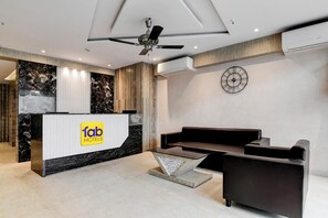 Egyptian cotton sheets, premium bedding, in-room safe, desk - FabHotel Seventy Seven (Barakpur)