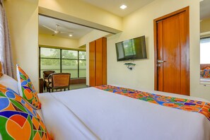 Egyptian cotton sheets, premium bedding, in-room safe, desk - Fabexpress Jayshree (Mumbai)