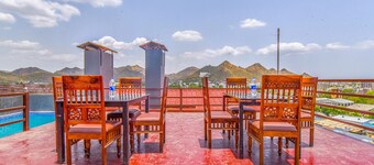 FabHotel Prime The Royal Galaxy