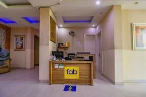 Reception - Fabhotel Gaba Corporate Suites (Noida)