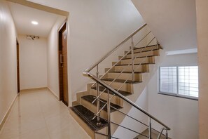 Lobby - Fabhotel Royal Inn Ns (Paud)