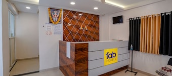 Fabhotel Royal Inn Ns