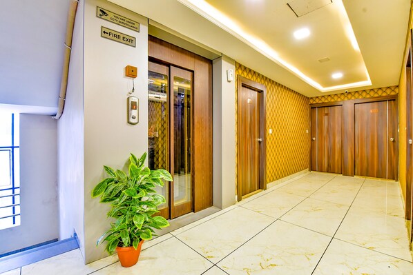 Lobby - Fabhotel Raj Palace I (Vadodara)