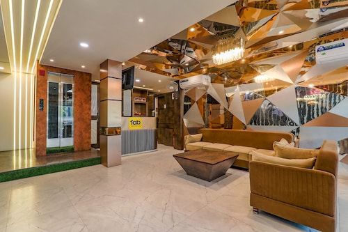 FabHotel Geetraj Palace