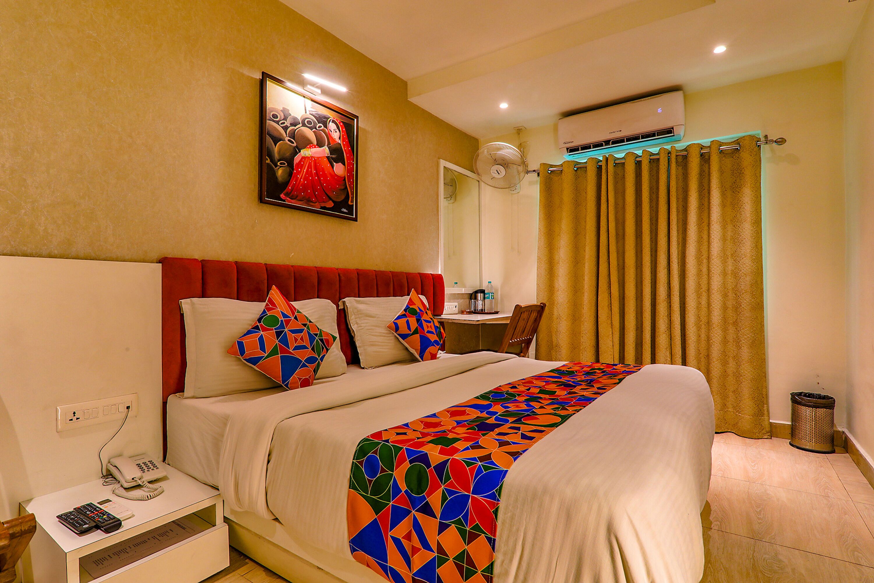 Egyptian cotton sheets, premium bedding, in-room safe, desk
