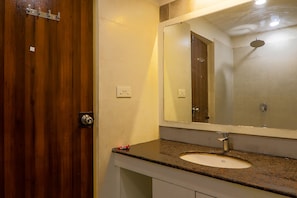 Regadera, regadera tipo lluvia, amenidades de baño gratuitas, toallas