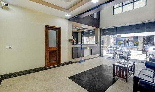 Exterior - FabHotel Chennai Palace (Chennai)