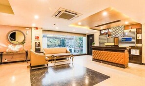 Reception - FabHotel Hexa Lajpat Nagar (New Delhi)