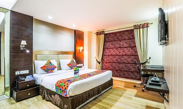 Deluxe Room | Egyptian cotton sheets, premium bedding, in-room safe, desk - FabHotel Hexa Lajpat Nagar (New Delhi)