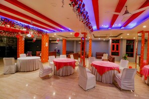 Banquet hall - FabHotel A One Noida Sector 11 (Noida)