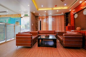Lobby sitting area - FabHotel A One Noida Sector 11 (Noida)