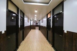 Lobby - FabHotel A One Noida Sector 11 (Noida)