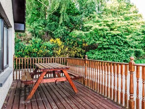 Outdoor dining - Achmony Number 11 by Interhome (Drumnadrochit)