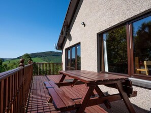 Outdoor dining - Achmony Number 11 by Interhome (Drumnadrochit)