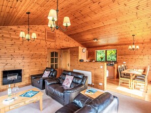 TV - Achmony Number 11 by Interhome (Drumnadrochit)