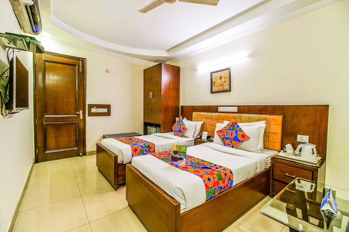 Deluxe Room | Egyptian cotton sheets, premium bedding, in-room safe, desk