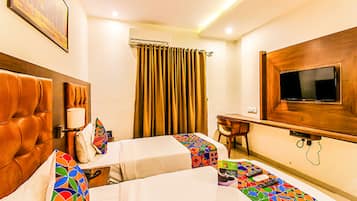 Egyptian cotton sheets, premium bedding, in-room safe, desk