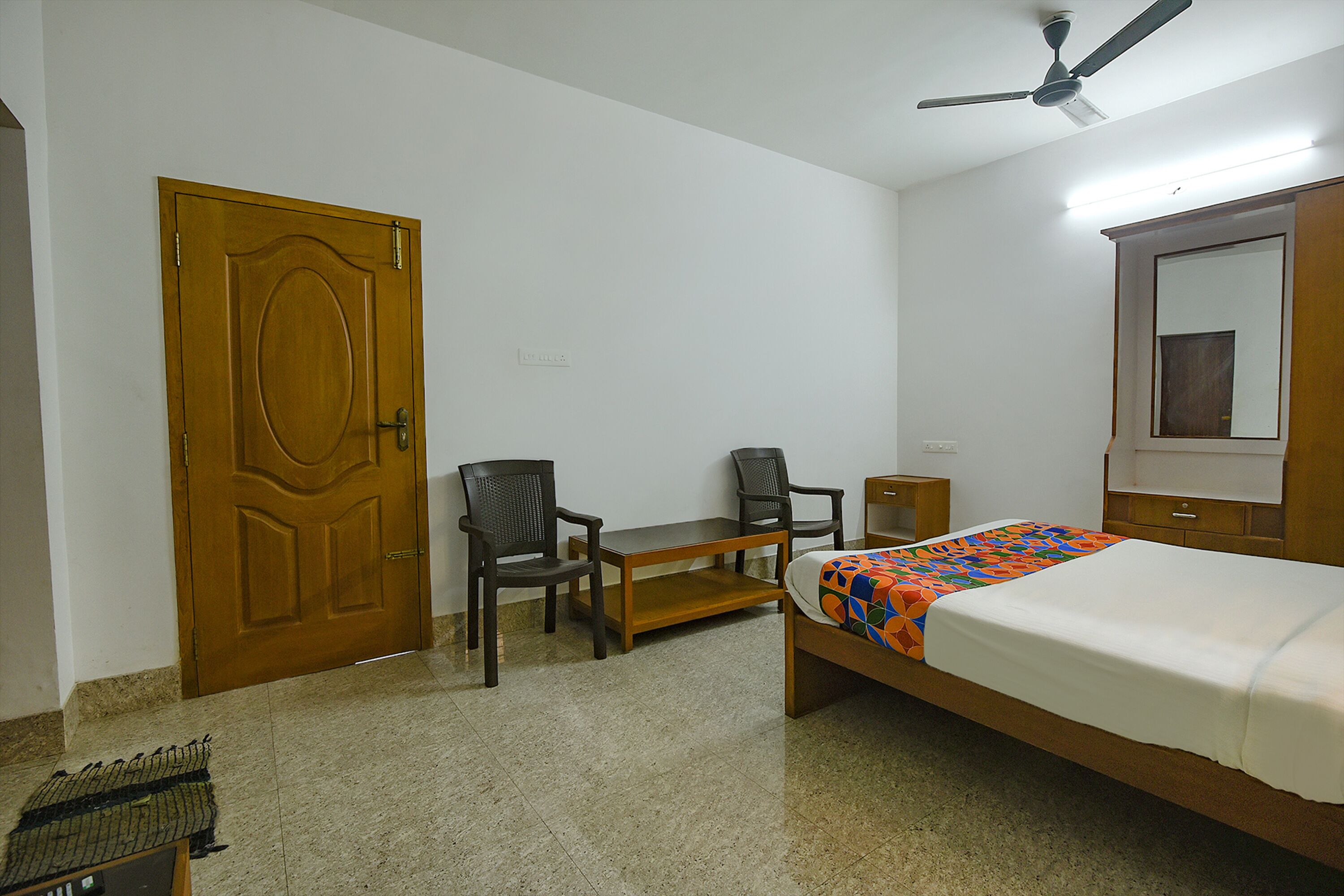 egyptian cotton sheets, premium bedding, in-room safe, desk