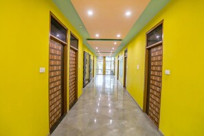 Lobby - Fabhotel Kriti Green (Varanasi)