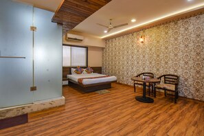 埃及棉床单、高档床上用品、客房内保险箱、办公桌