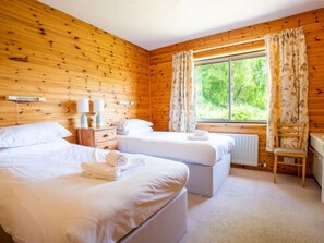 3 bedrooms, free internet