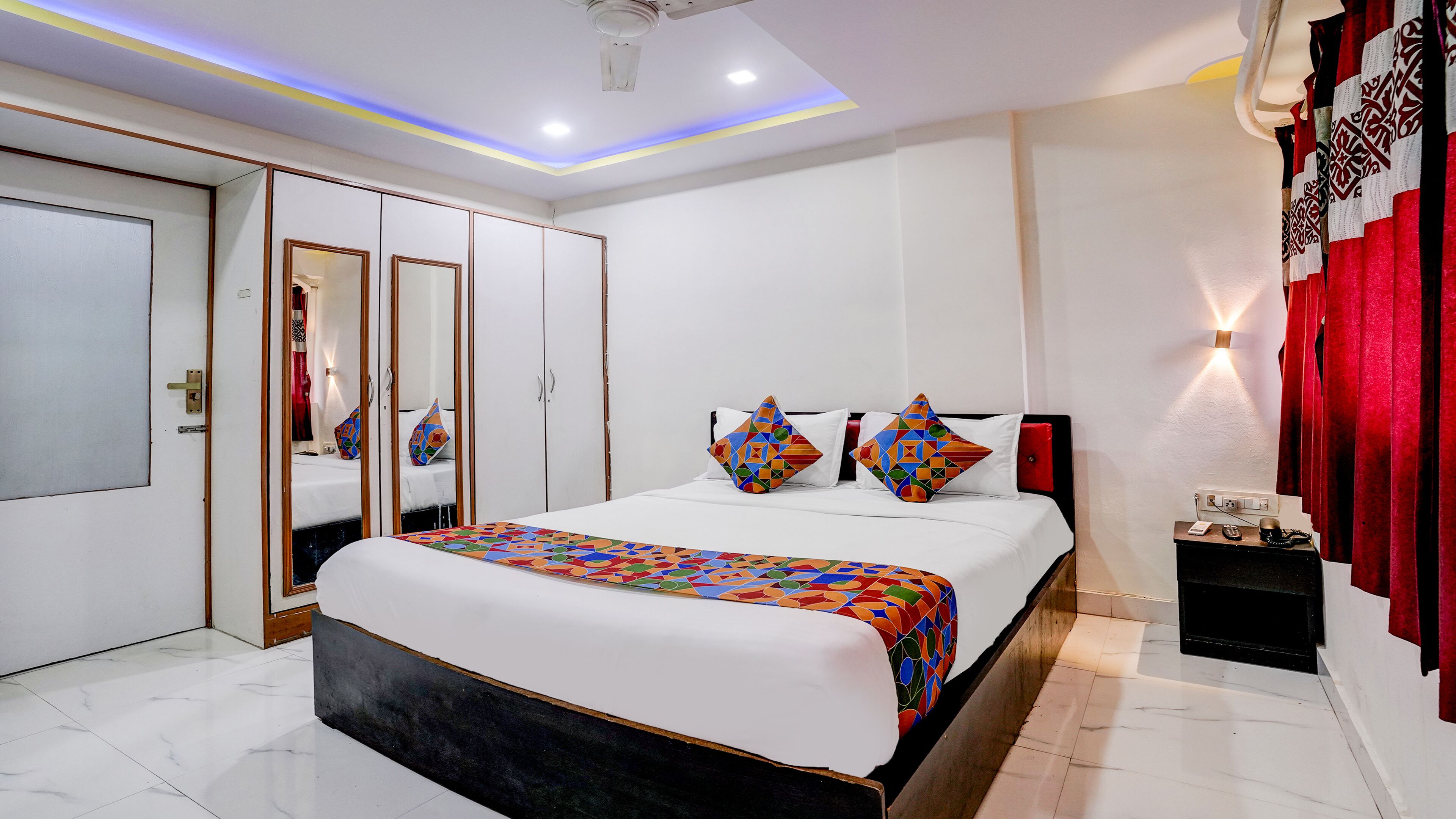 Deluxe Room | Egyptian cotton sheets, premium bedding, in-room safe, desk