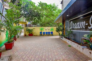 Free self parking - Via Dream Palace (Mumbai)