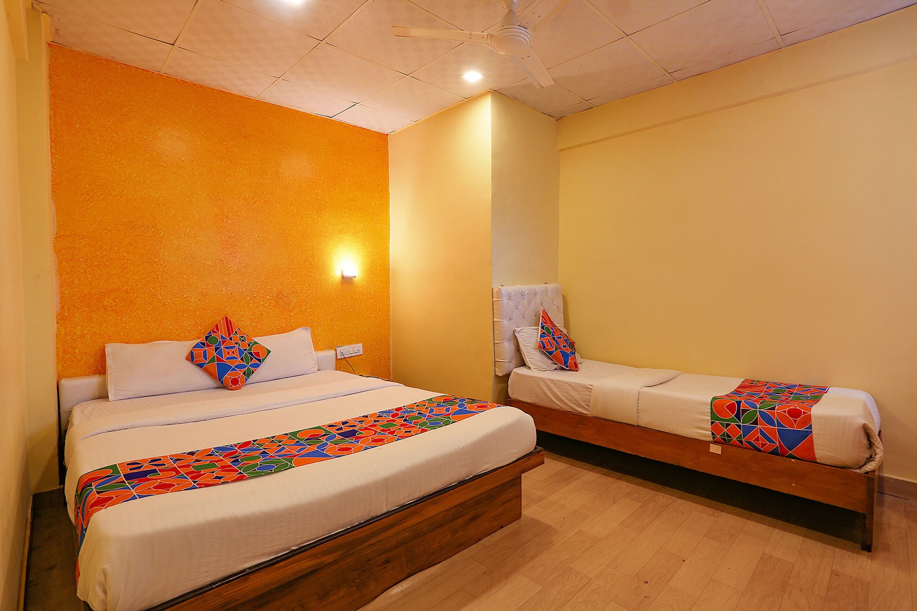 Egyptian cotton sheets, premium bedding, in-room safe, desk