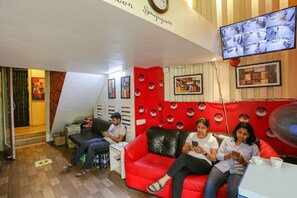 Lobby sitting area - Via Dream Palace (Mumbai)