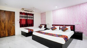 Egyptian cotton sheets, premium bedding, in-room safe, desk - Via Dream Palace (Mumbai)