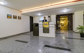Reception - Fabhotel F9 Pitampura (New Delhi)