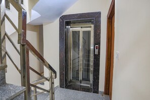 Lobby - FabHotel Starlight Sanctuary (Gurugram)