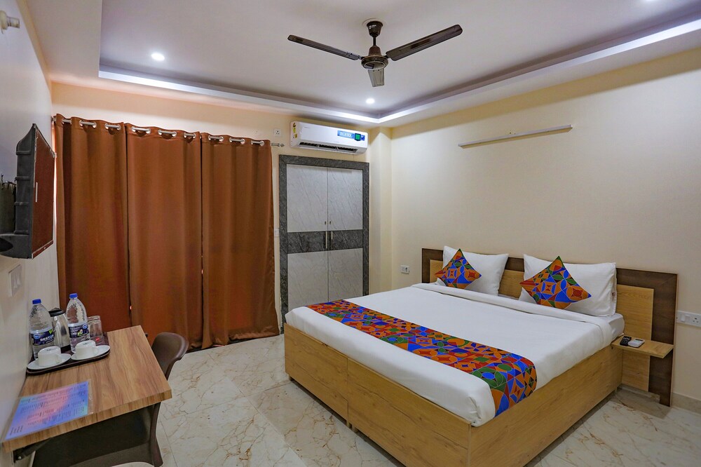 FabHotel Star Corporate Suite II