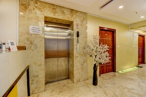 Reception - FabHotel Cozzy Inn (Bengaluru)