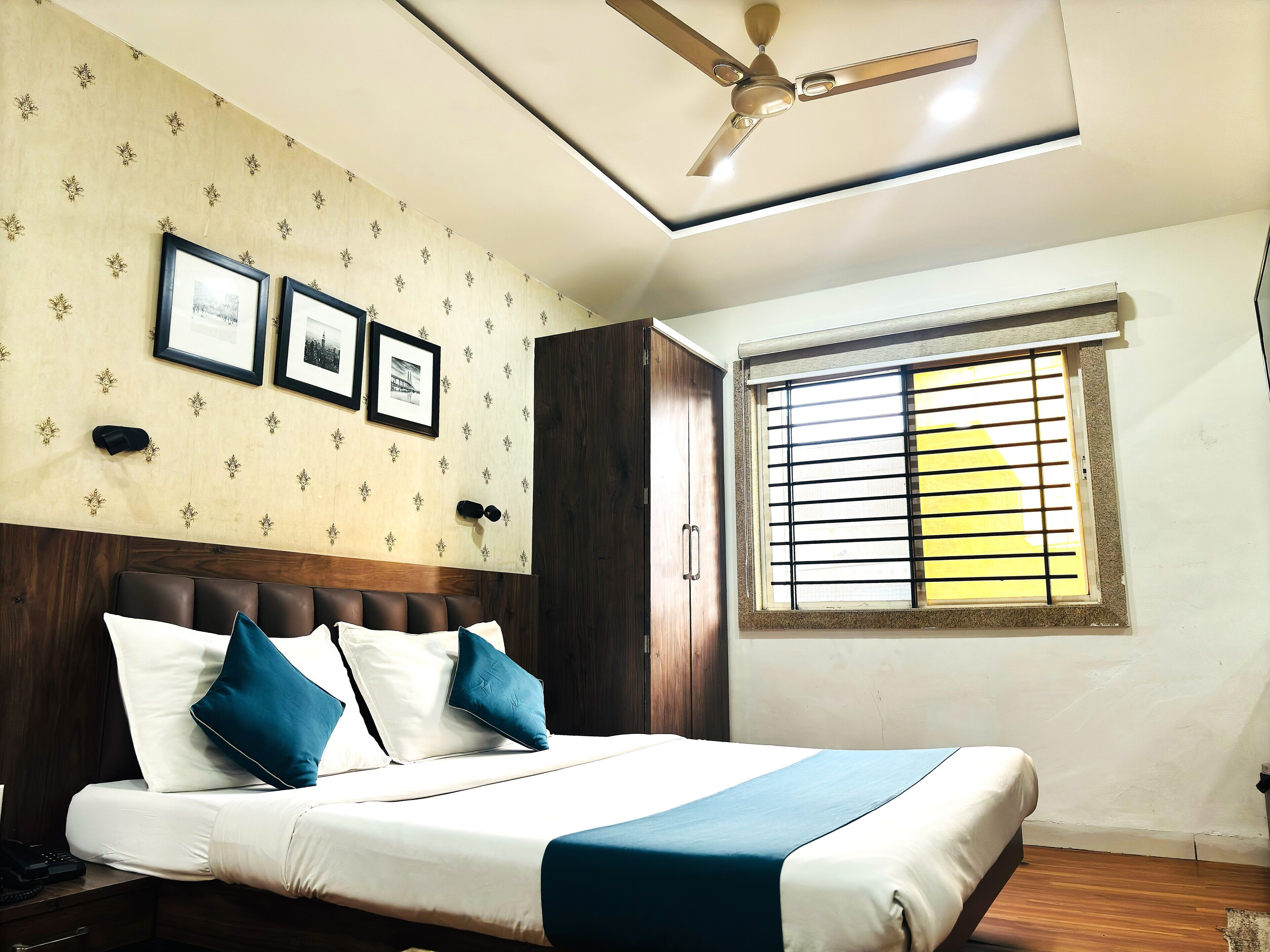 Premium Room | Egyptian cotton sheets, premium bedding, desk, free WiFi