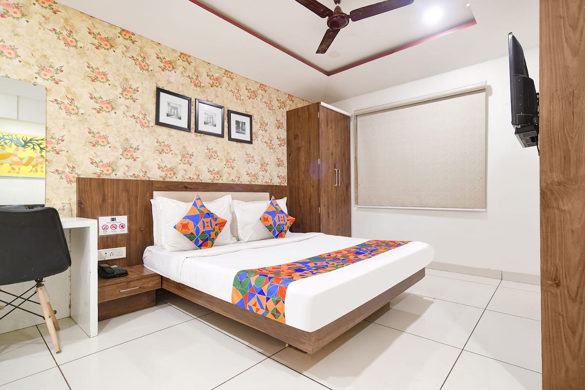 Premium Room | Egyptian cotton sheets, premium bedding, desk, free WiFi