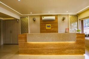 Reception - Fabhotel Surya (Bhopal)