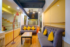 Sala de estar en el lobby