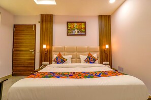 ห้องพรีเมียม | ผ้าปูที่นอนฝ้ายอียิปต์, เครื่องนอนระดับพรีเมียม, Wi-Fi ฟรี, ผ้าปูที่นอน