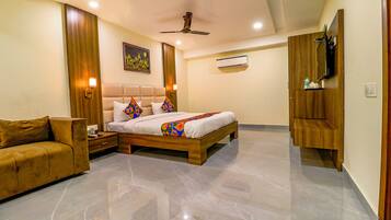 1 bedroom, Egyptian cotton sheets, premium bedding, free WiFi