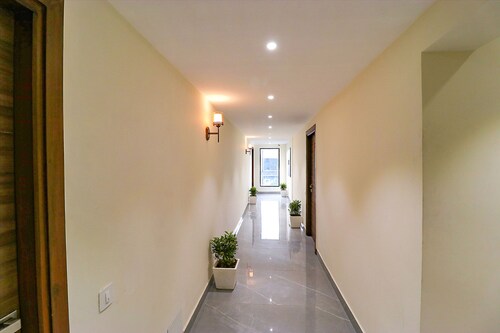 Fabhotel Prime K9 Regency