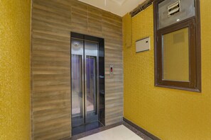 Lobby - Fabhotel Govinda Royal (Kanpur)