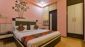 Premium Room | Egyptian cotton sheets, premium bedding, desk, free WiFi