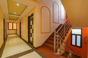 Lobby - Fabhotel Govinda Royal (Kanpur)