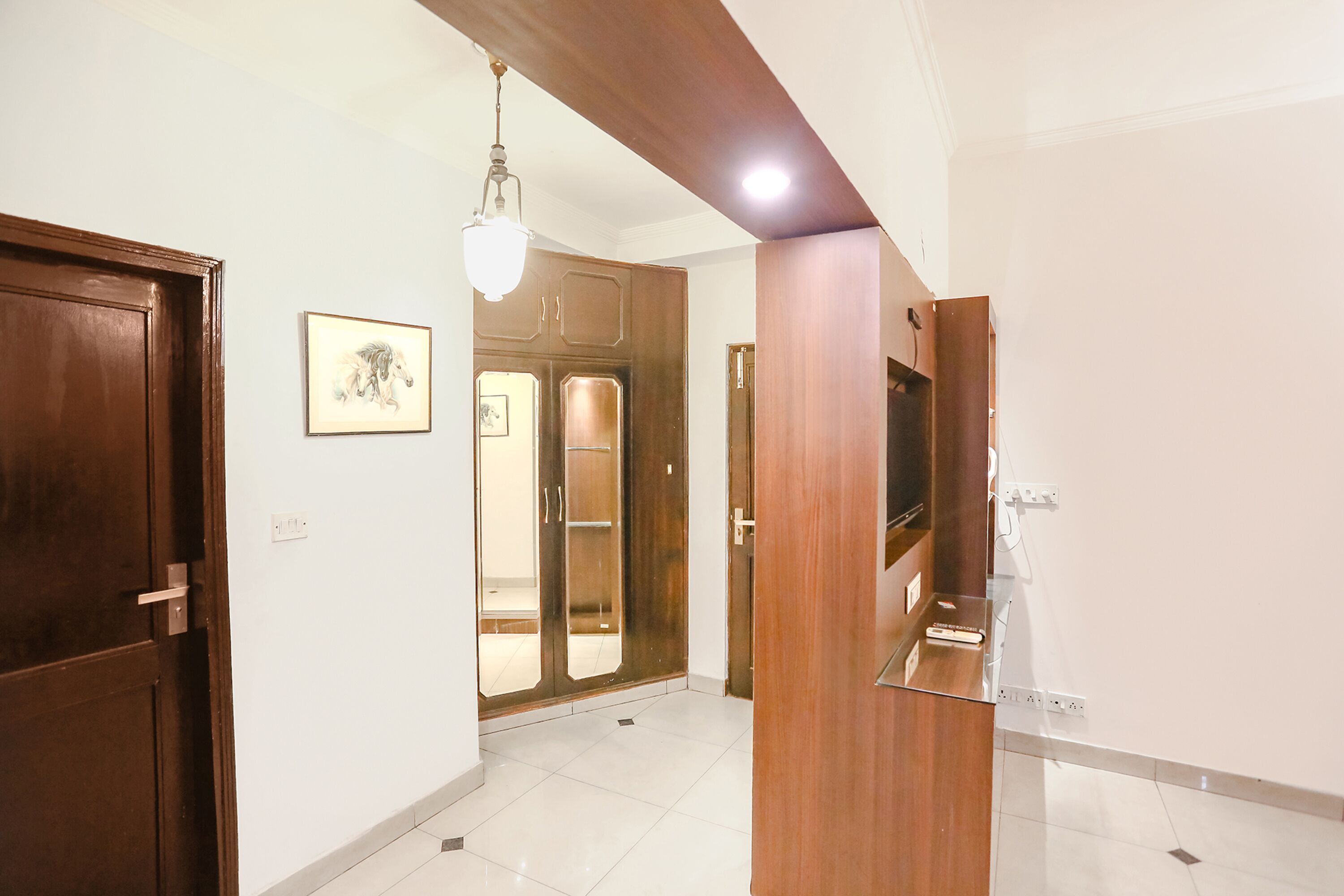 Egyptian cotton sheets, premium bedding, desk, free WiFi